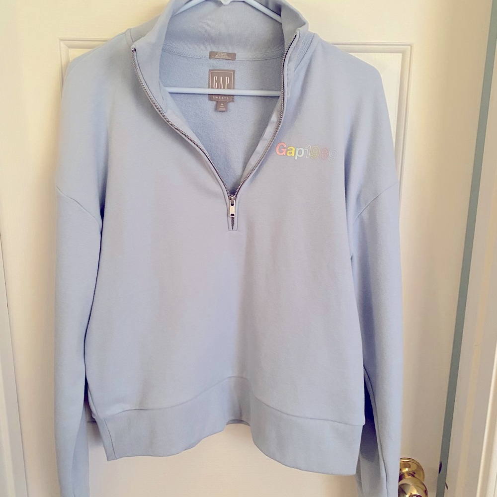 Gap hoodie -crop length